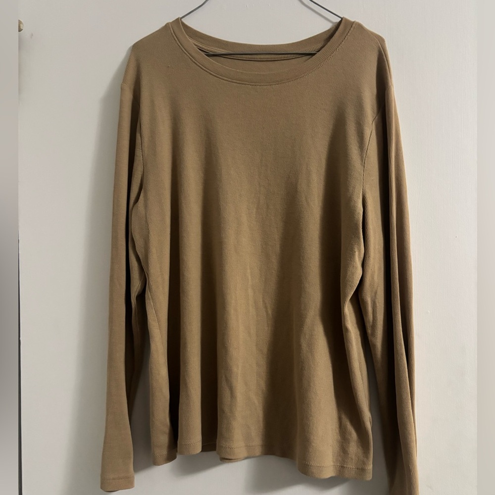 Tan ribbed top. a new day